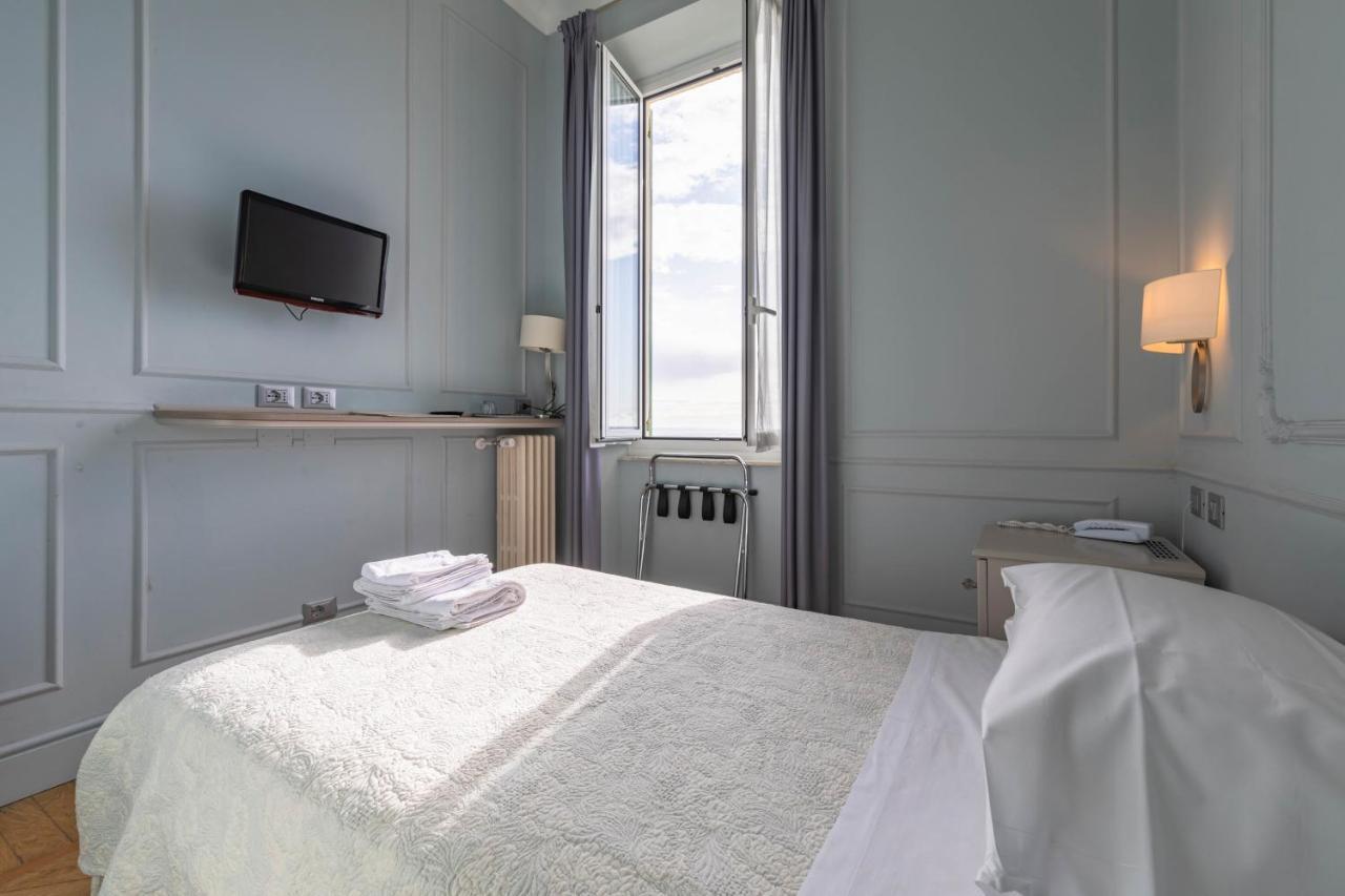 Hotel Eden Alaxi Hotels อาลัสซิโอ ภายนอก รูปภาพ